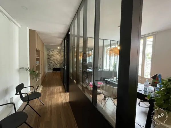 Bureaux/Locaux professionnels 102 m²