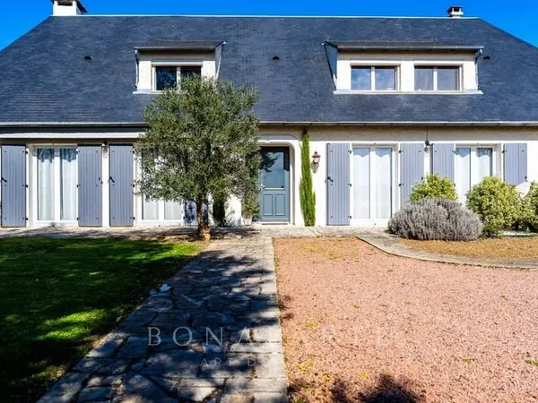 BESSINES - BELLE MAISON FAMILIALE - CONFORT CONTEMPORAIN ET ART DE VIVRE