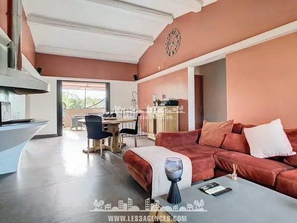 Maison T5 avec local commercial et atelier ou garage