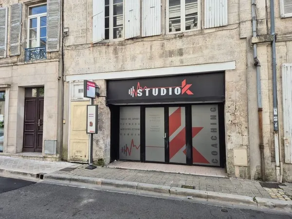 Local commercial 220 m²