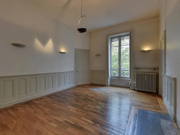 GRENOBLE VERDUN / PRÉFECTURE - APPARTEMENT DE CARACTÈRE 183,