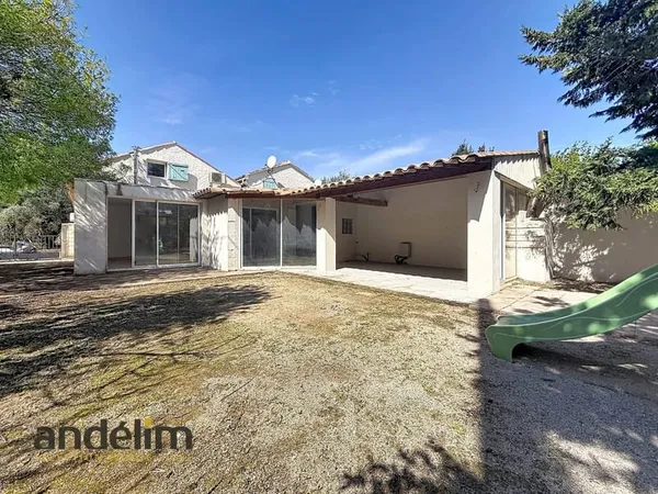 Villa mitoyenne 3 pcs de 131,7 m2