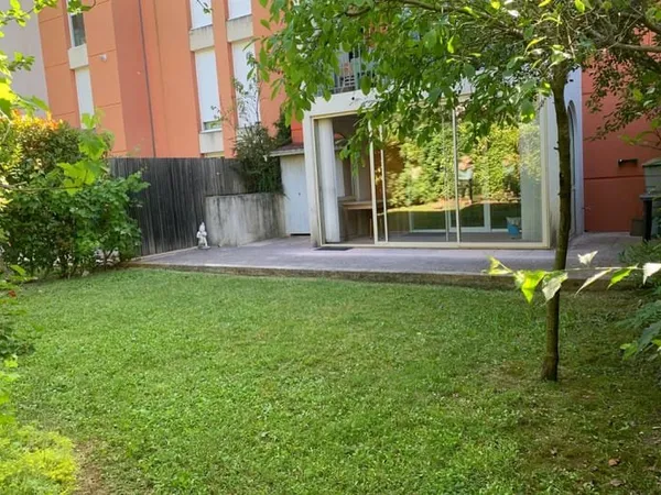Ganges, très bel appartement, 2 chambres avec jardin et terr