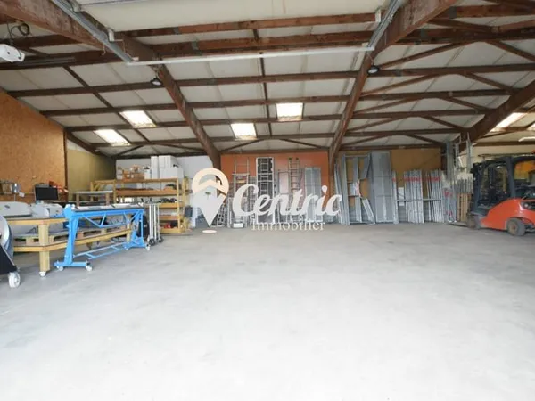 Local commercial 300 m²