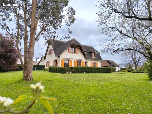 Maison familliale ss-sol dépendance jardin