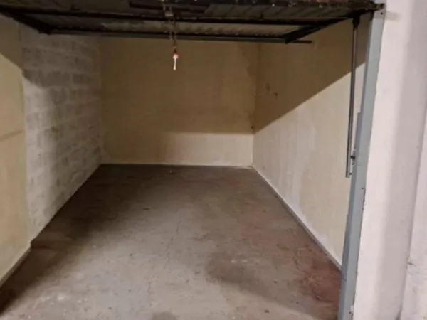 Box / garage Fabron