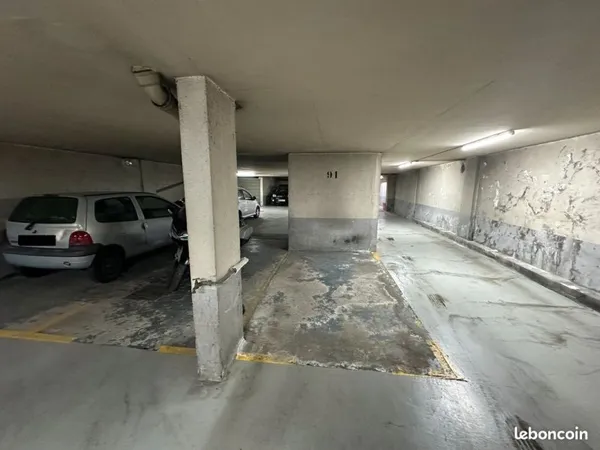 Place de parking partagée — Moto & Scooter