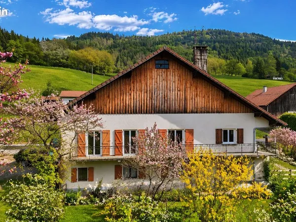 Ferme 11 pièces 250 m²