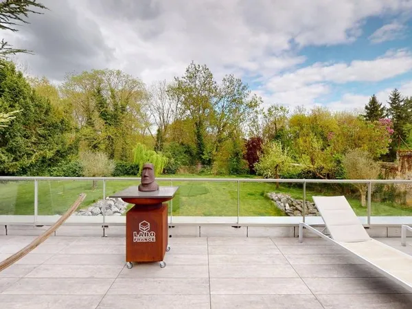 Villa 10 pièces 352 m²