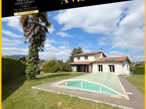 Maison familiale T5, 135 m2 habitables avec piscine et double garage sur 2060 m2 de terrain clos et 