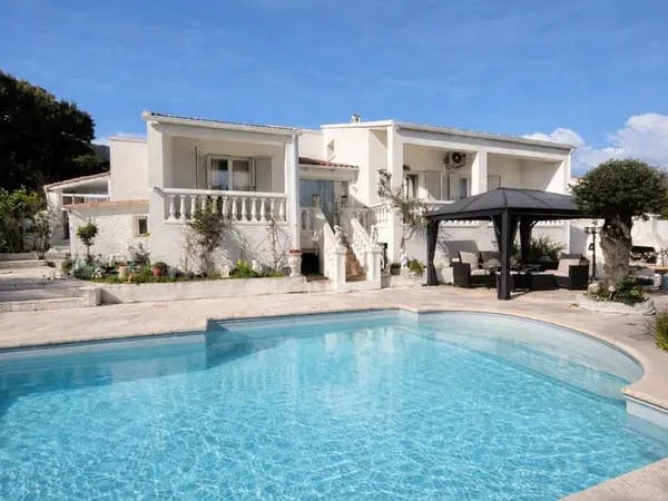 Maison 180 m² avec piscine - Les Collines à Biguglia
