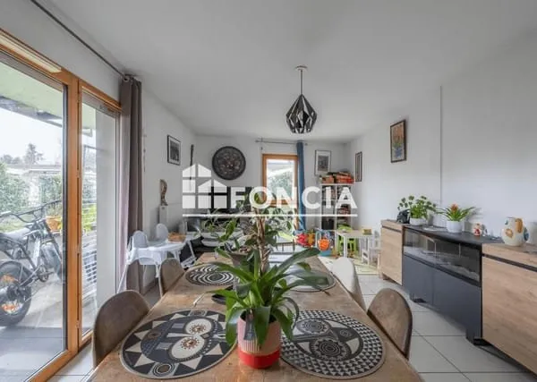 Appartement T4 avec Terrasse et Parkings