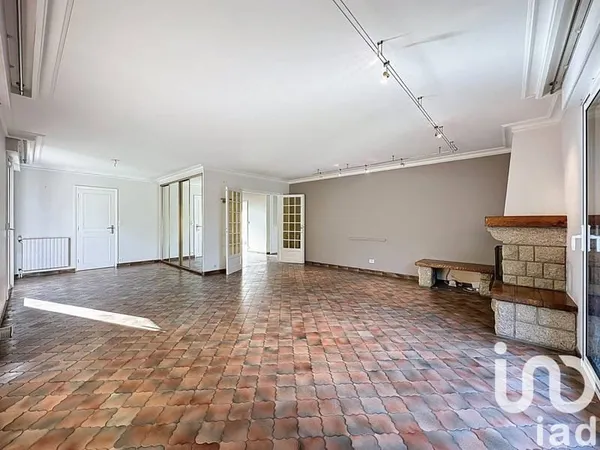 Maison 8 pièces 195 m²