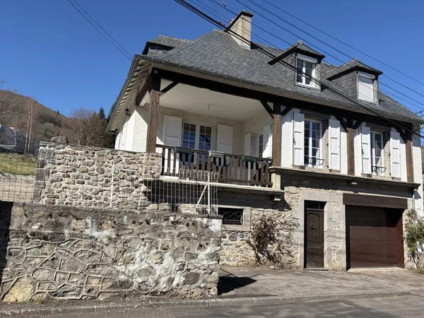 Condat Jolie Maison 116 m2 sur 2142m2 de terrain avec terras