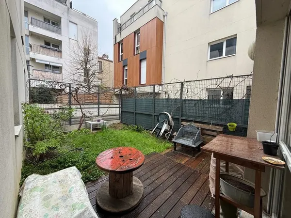 PROCHE RER, F3 avec jardin privatif 400 M RER B