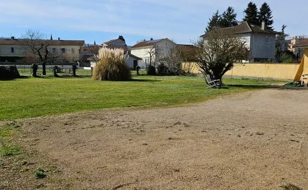 Terrain Bourgoin Jallieu