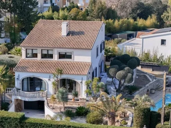 Villa 7 pièces 326 m²