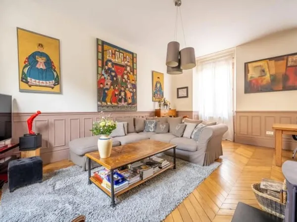Maison 6 pièces 201 m²