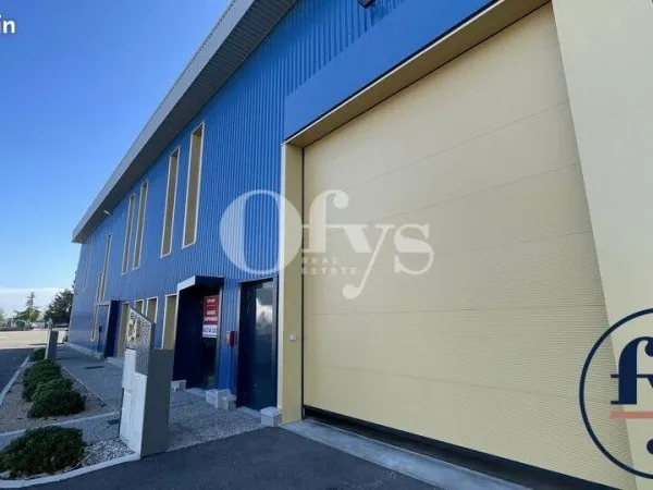 Local d'activité 218 m²