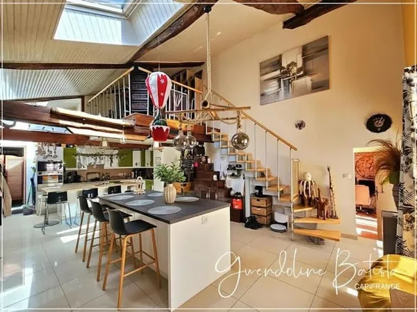 Maison 6 pièces 300 m²