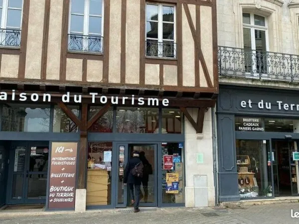 LOCAL COMMERCIAL 525 m² POITIERS