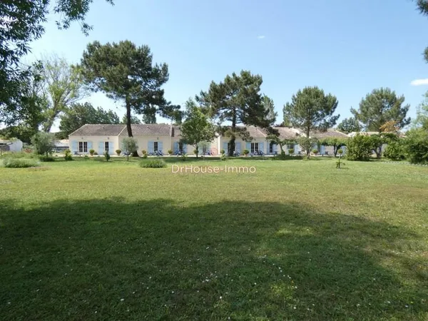 Local commercial 900 m²