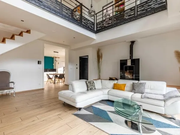 Villa 7 pièces 184 m²