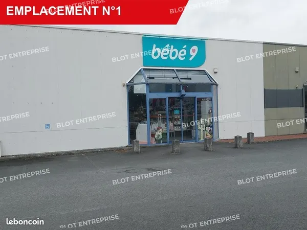 Local commercial 591 m²