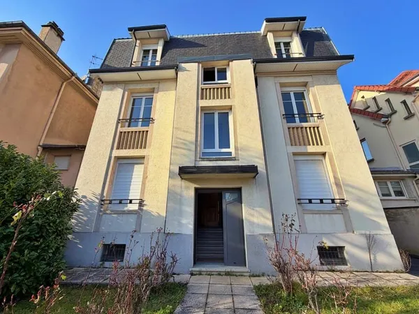 VILLERS-LES-NANCY : APPARTEMENT T4 RÉNOVÉ AVEC GARAGE