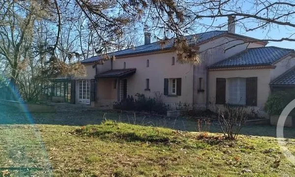 Maison 8 pièces 260 m²
