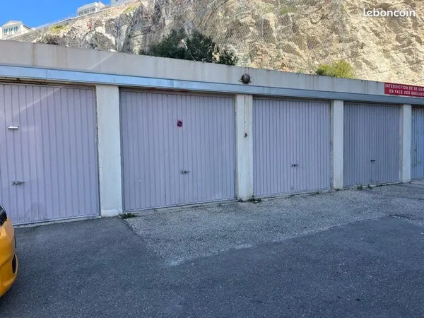 Garages fermés à vendre