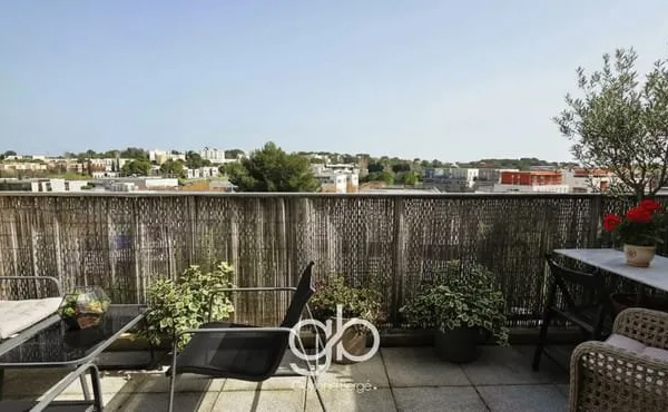 Appartement T4 avec vue 2 terrasses et 2 garages