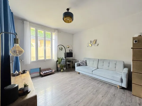 APPARTEMENT 2 PIECES 1 CHAMBRE 31M2