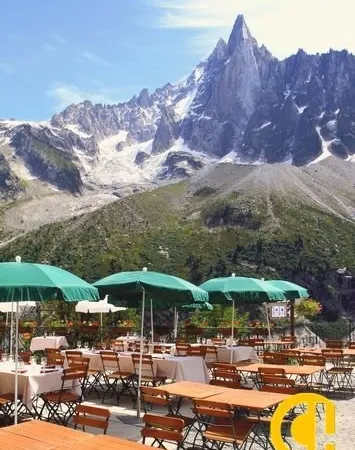 Local hôtel, restaurant 2 300 m²