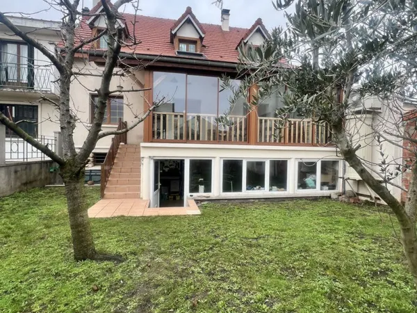 Un pavillon où il fait bon vivre 156 m2 de confort et de sérénité