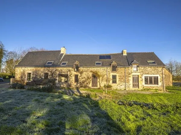 Maison 10 pièces 240 m²