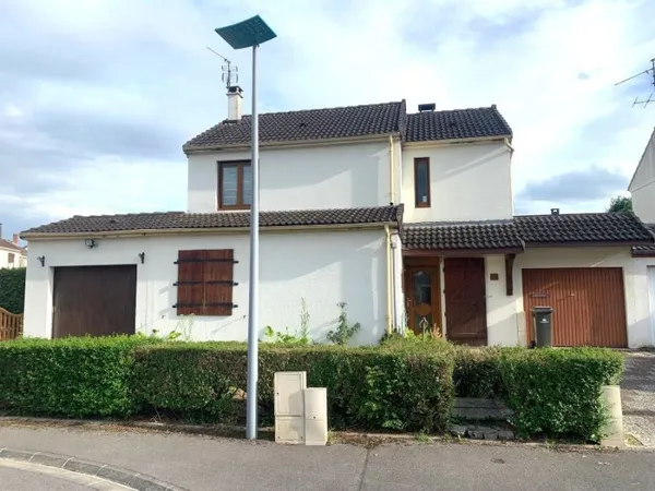 Maison de 105m2 située au calme, dans une impasse, à rénover