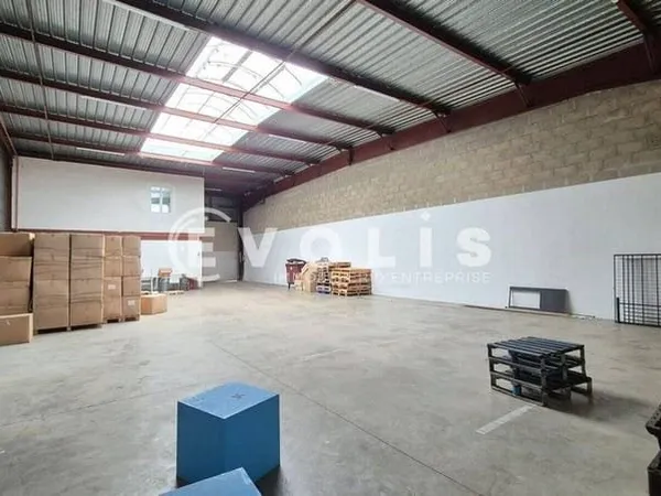 Local d'activité 349 m²