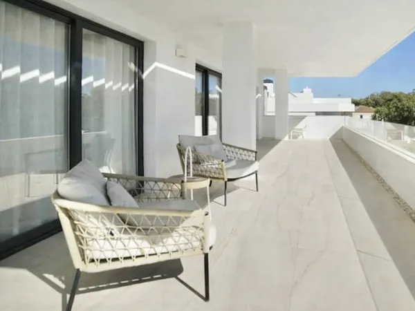 Carré d'Or - Spacieux type 5 traversant lumineux et ses 60 mètres carrés de terrasses