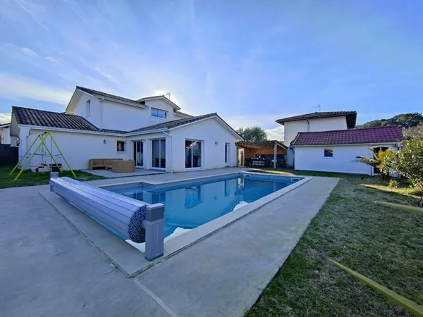 Ondres ? À deux pas de la plage, maison contemporaine de 162 m² avec piscine