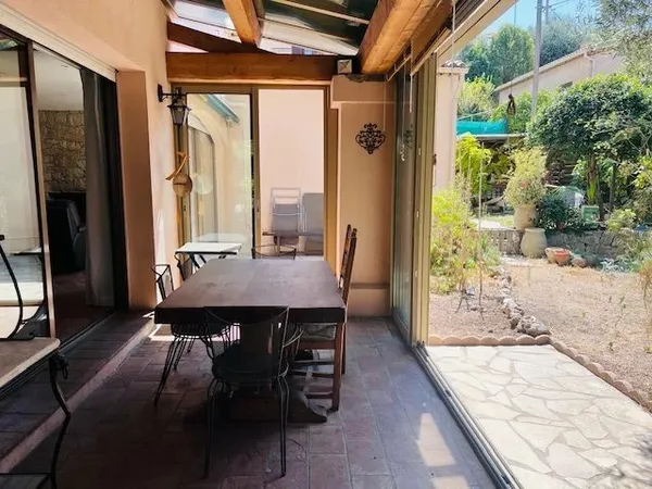 MAISON CAGNES-SUR-MER QUARTIER DES TUILLIÈRES