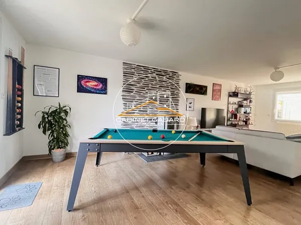 Pruniers - Maison de 110m², jardin et garage.
