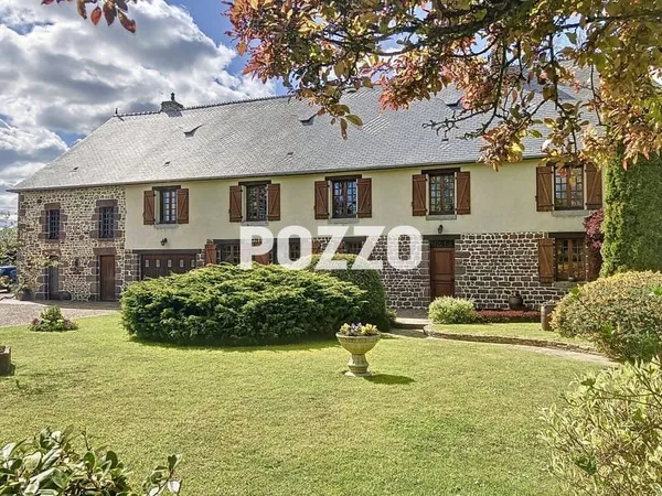 A BOURGVALLEES- à 2 kms de Moyon et 30 kms de la mer -A vendre Maison de caractère en pierres