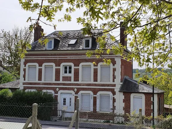 Maison de maître avec appartement indépendant à 5 min de Lisieux.