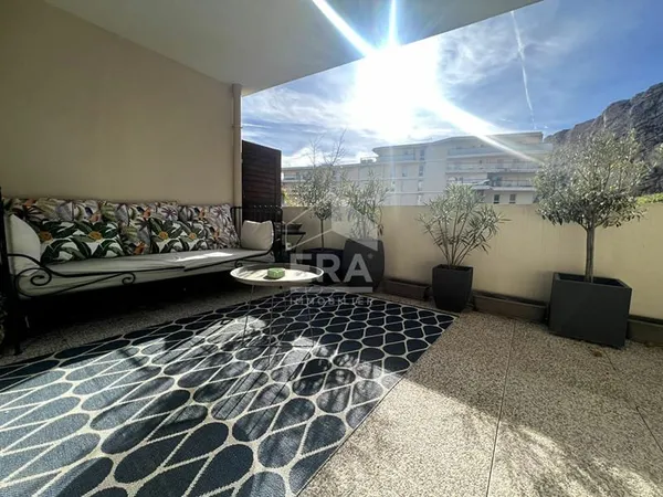 SEPTEMES LES VALLONS - LES DEUX MOULINS - T4 de 89.82 m2 en RDC + terrasse 33,5 m2 + 2 places de par