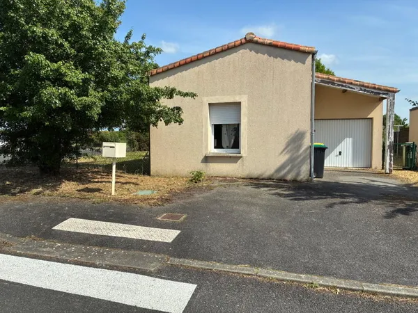 Pavillon de plain pied avec terrain et garage