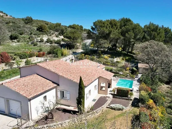 Maison de plain-pied 7 pièces 178 m²