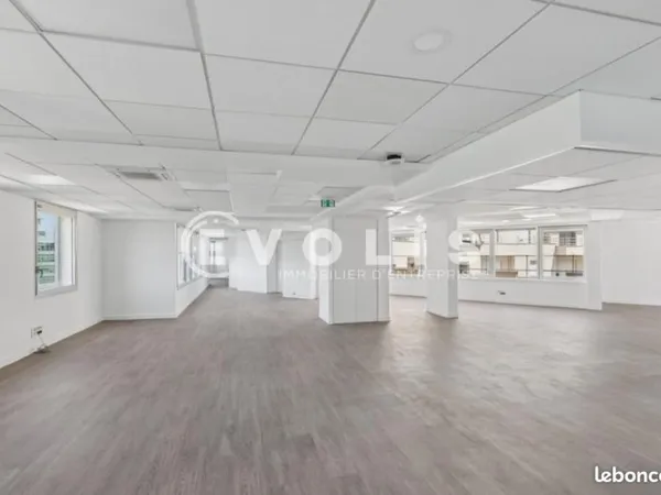 Bureaux 726 m²