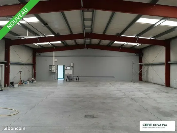 Local d'activité 730 m²