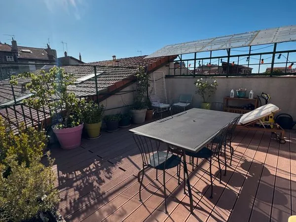 Appartement coup de coeur - Terrasse, garage, dernier étage - Secteur Fauriel